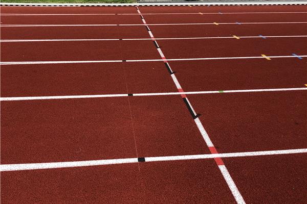 Aanleg kunststof atletiekpiste in PU - Sportinfrabouw NV